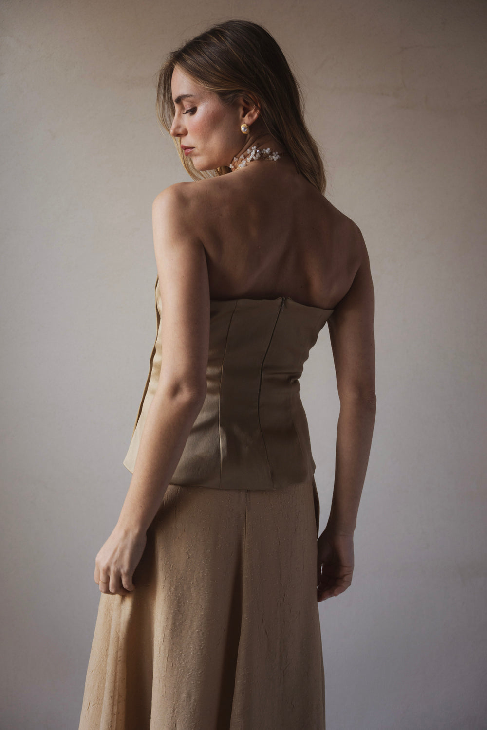 Falda Cazu detalle cintura y caída midi premium | Dafonte Collection